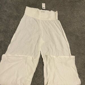 Hollister White Textured Pants